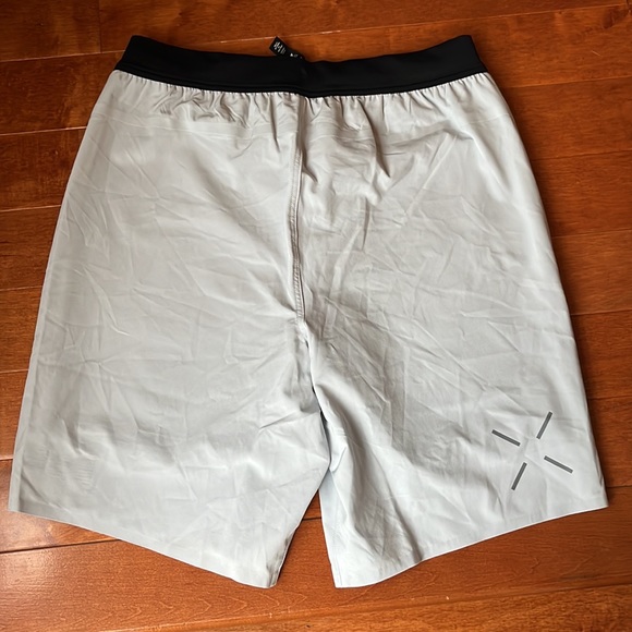 NWOT Ten Thousand Light Gray Interval Short (Liner) 9" Size Medium & Large - Picture 3 of 6